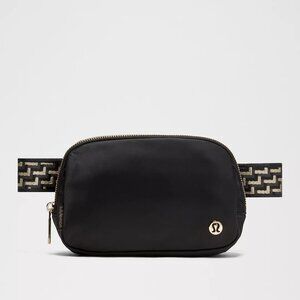 Lululemon Everywhere Belt Bag 1L L Monogram Metallic, BNWT
